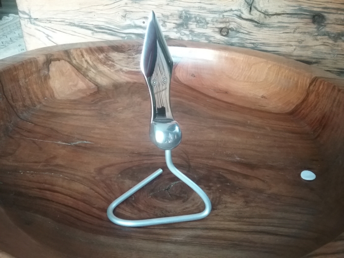 Couteau design pommeau en duralumin